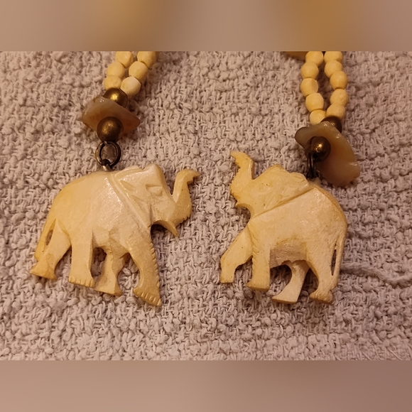 Vintage 4pc lot elephant bracelet, pin and charms - Picture 2 of 10